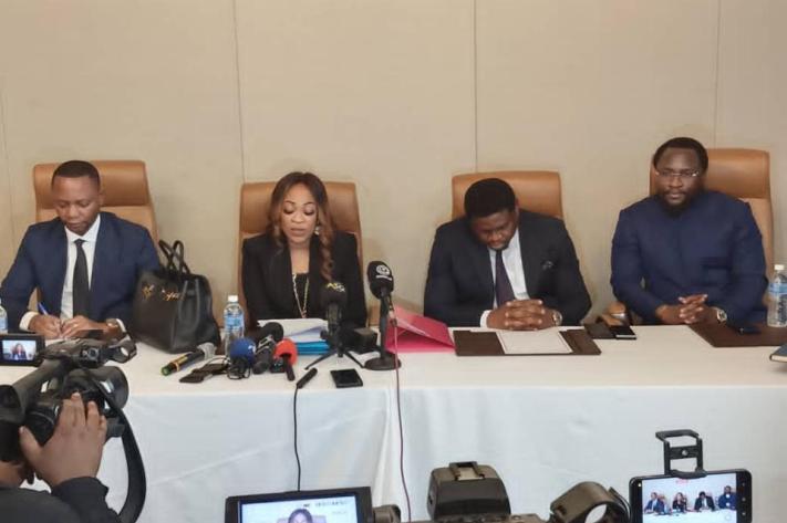 Affaire Fally Ipupa–Virginie Manganga : ce que l’avocate de l’artiste dit de l’arrestation de la…